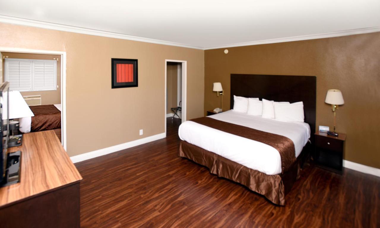 Americas Best Value Inn & Suites Anaheim Esterno foto